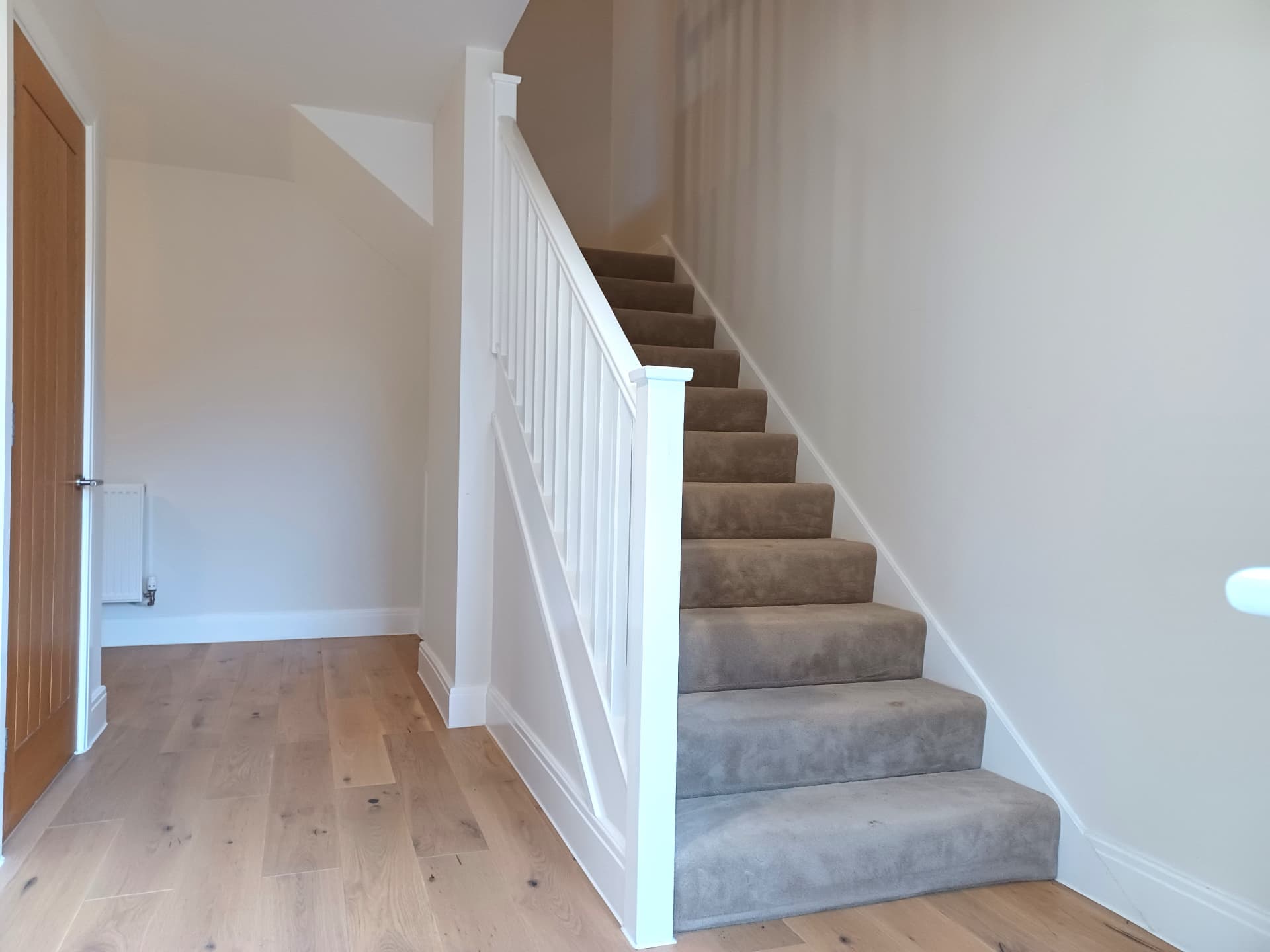 9 Chamomile entrance hall